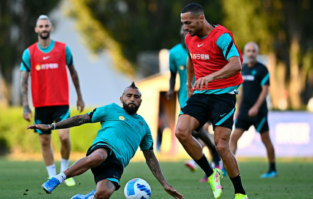 里程碑夜尼斯更衣室发声，意甲窗口期刷纪录，压力陡增，轮换策略成焦点(十大震撼人心的背景音乐)-英雄联盟S15比赛时间